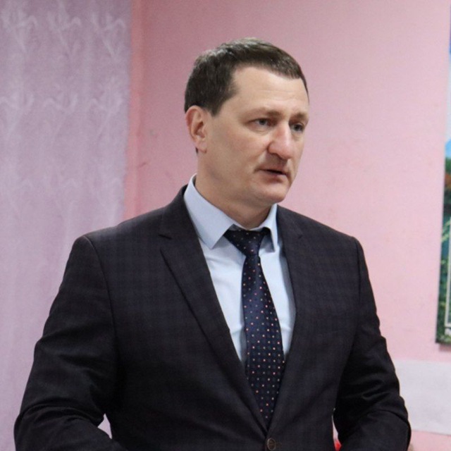 Гособвинение запросило для экс-главы Марксовского района Дмитрия Романова семь лет колонии Гособвинение запросило для экс-главы Марксовского района Дмитрия Романова семь лет колонии